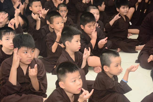 Starting the Temporary Ordination Retreat for Children