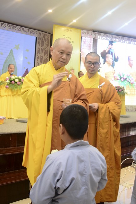 Starting the Temporary Ordination Retreat for Children