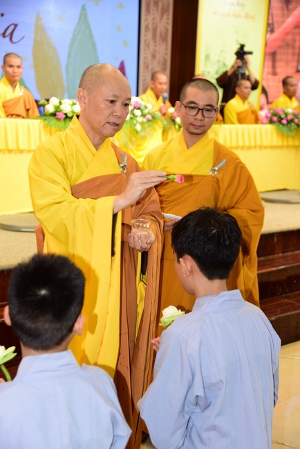 Starting the Temporary Ordination Retreat for Children