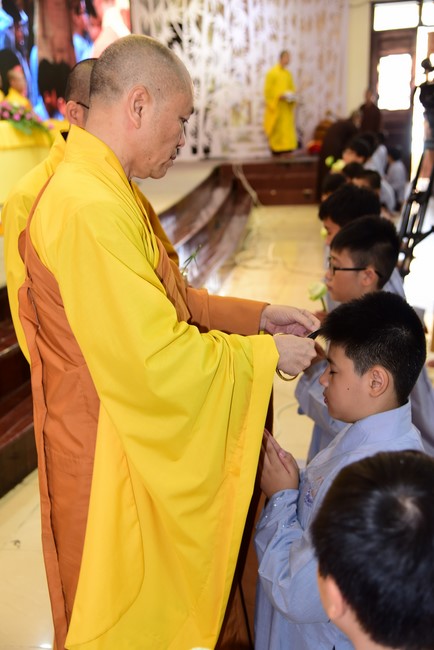 Starting the Temporary Ordination Retreat for Children