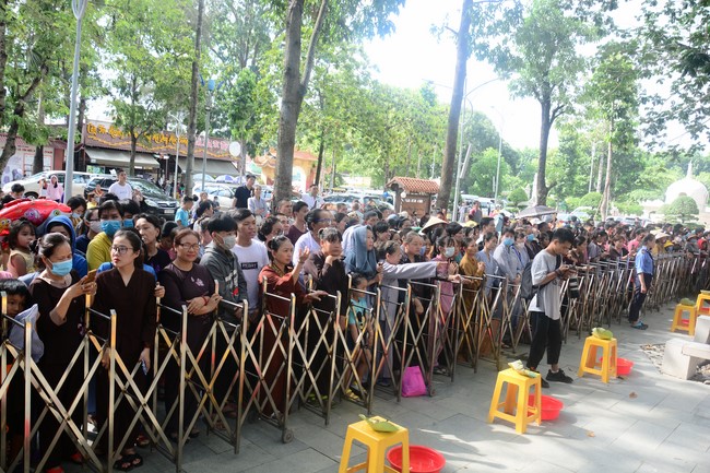 Starting the Temporary Ordination Retreat for Children