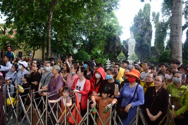 Starting the Temporary Ordination Retreat for Children