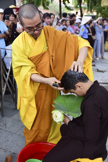 Starting the Temporary Ordination Retreat for Children