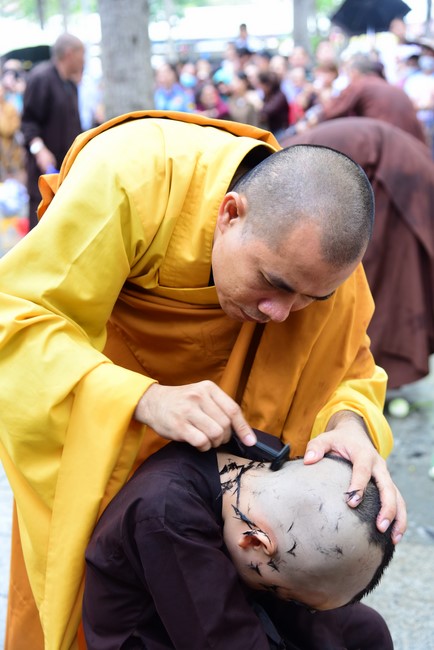 Starting the Temporary Ordination Retreat for Children