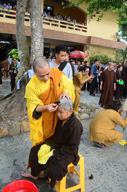 Starting the Temporary Ordination Retreat for Children