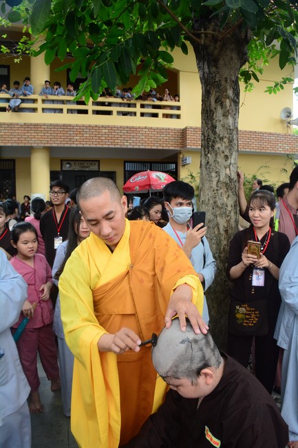 Starting the Temporary Ordination Retreat for Children