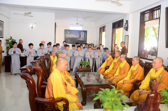 Starting the Temporary Ordination Retreat for Children