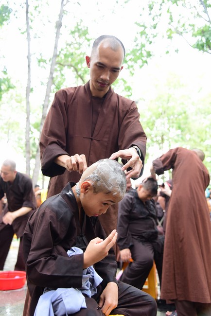 Starting the Temporary Ordination Retreat for Children