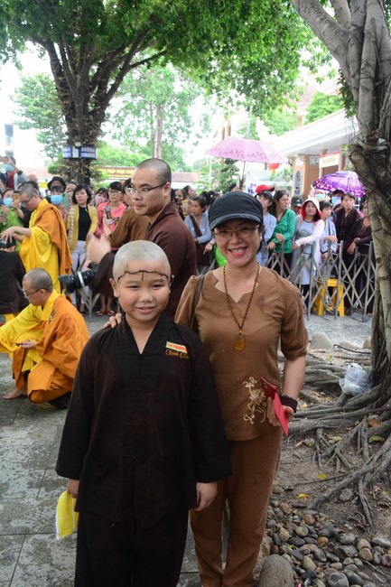 Starting the Temporary Ordination Retreat for Children