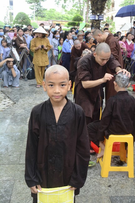 Starting the Temporary Ordination Retreat for Children