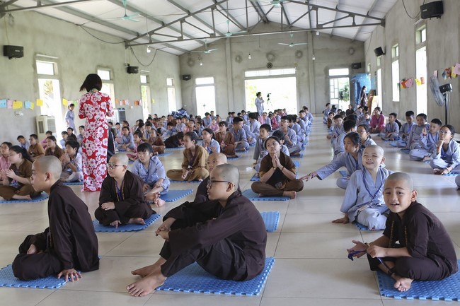 The 4th Day of Summer Retreat for Children in Dong Cao pagoda