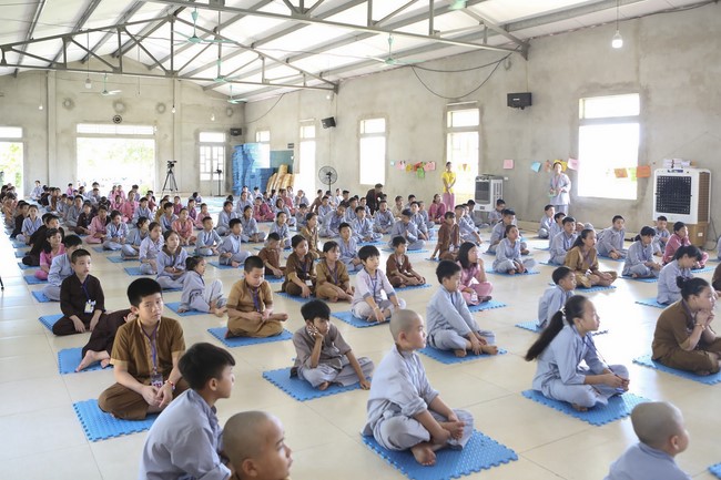 The 4th Day of Summer Retreat for Children in Dong Cao pagoda