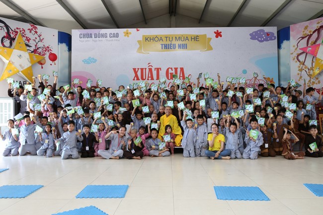 The 5th Day of Summer Retreat for Children in Dong Cao pagoda
