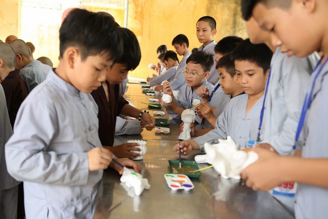 The 5th Day of Summer Retreat for Children in Dong Cao pagoda