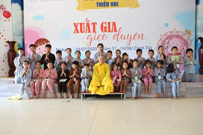 The 5th Day of Summer Retreat for Children in Dong Cao pagoda