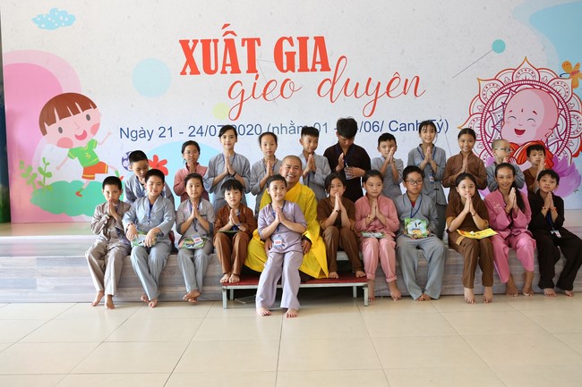 The 5th Day of Summer Retreat for Children in Dong Cao pagoda