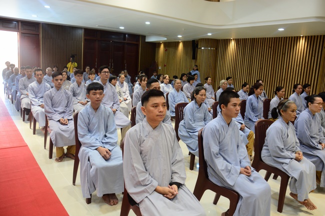 Delegation of the Vietnam Buddhist Sangha visit Hoang Phap Pagoda