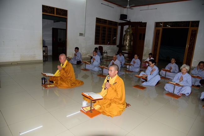 The beginning rite to sculpt the Buddha statue offering to Đang Phap Pagoda