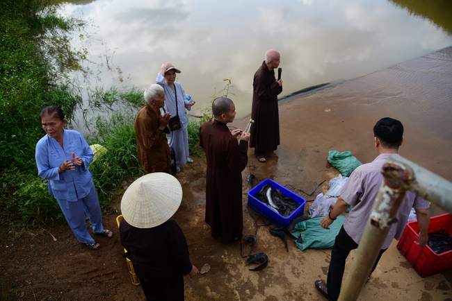 The beginning rite to sculpt the Buddha statue offering to Đang Phap Pagoda