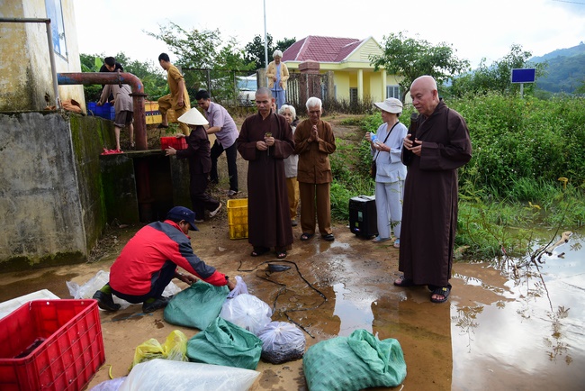 The beginning rite to sculpt the Buddha statue offering to Đang Phap Pagoda
