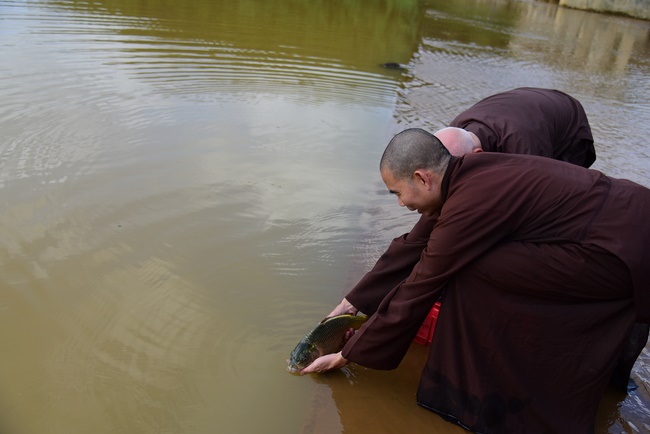 The beginning rite to sculpt the Buddha statue offering to Đang Phap Pagoda