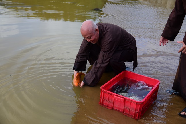 The beginning rite to sculpt the Buddha statue offering to Đang Phap Pagoda