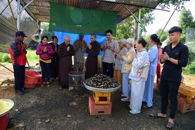 The beginning rite to sculpt the Buddha statue offering to Đang Phap Pagoda