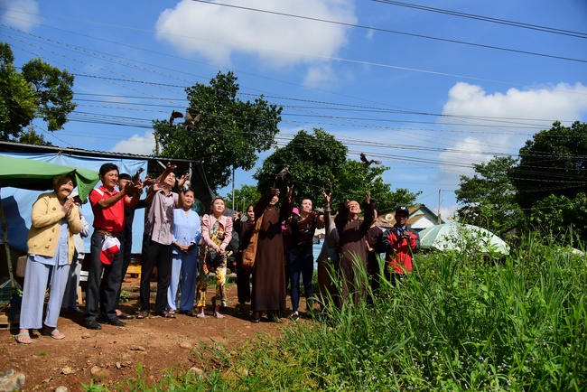 The beginning rite to sculpt the Buddha statue offering to Đang Phap Pagoda