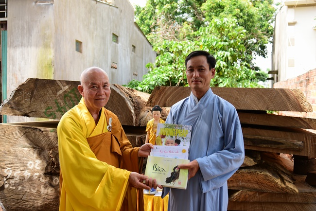 The beginning rite to sculpt the Buddha statue offering to Đang Phap Pagoda
