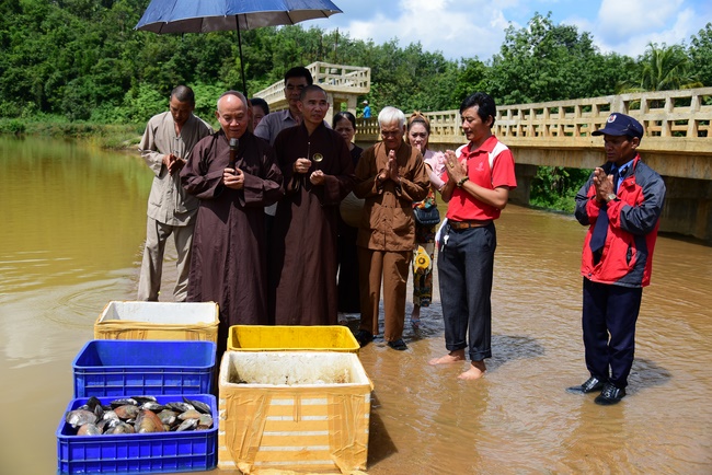 The beginning rite to sculpt the Buddha statue offering to Đang Phap Pagoda