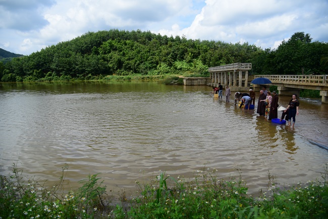 The beginning rite to sculpt the Buddha statue offering to Đang Phap Pagoda