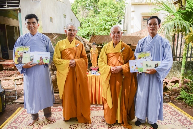 The beginning rite to sculpt the Buddha statue offering to Đang Phap Pagoda