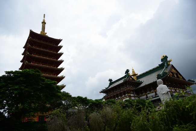 The beginning rite to sculpt the Buddha statue offering to Đang Phap Pagoda