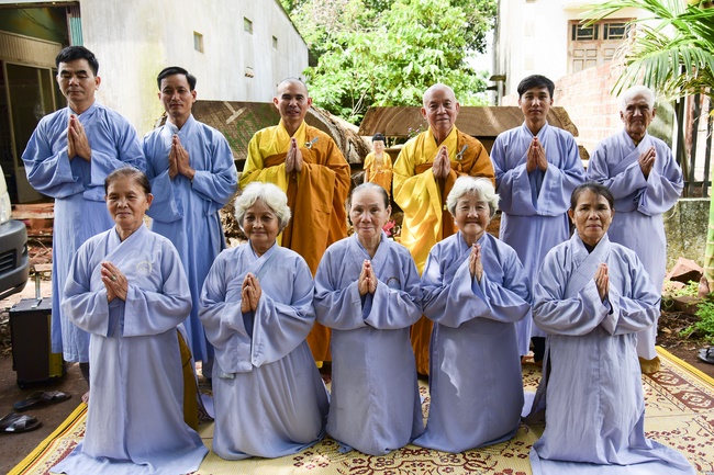 The beginning rite to sculpt the Buddha statue offering to Đang Phap Pagoda