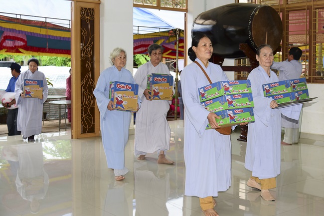 Offering Three Jewels at Dang Phap Pagoda, Binh Phuoc.