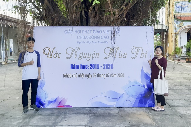 Holding the rite Wishes for the Exam Season for students at Dong Cao Pagoda