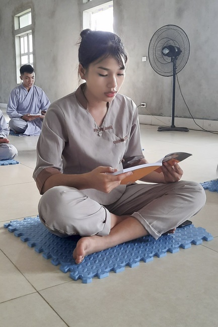 Holding the rite Wishes for the Exam Season for students at Dong Cao Pagoda