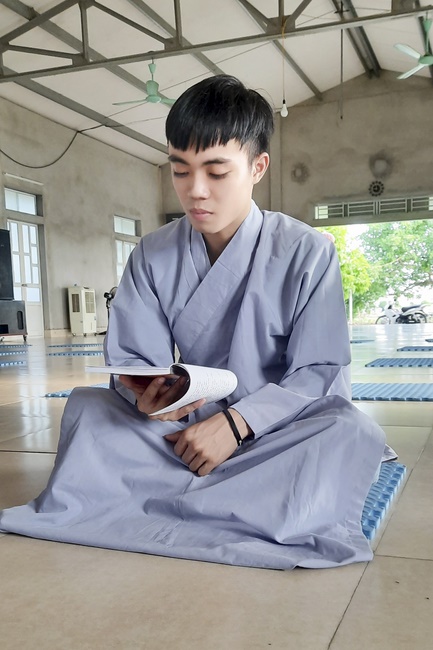 Holding the rite Wishes for the Exam Season for students at Dong Cao Pagoda