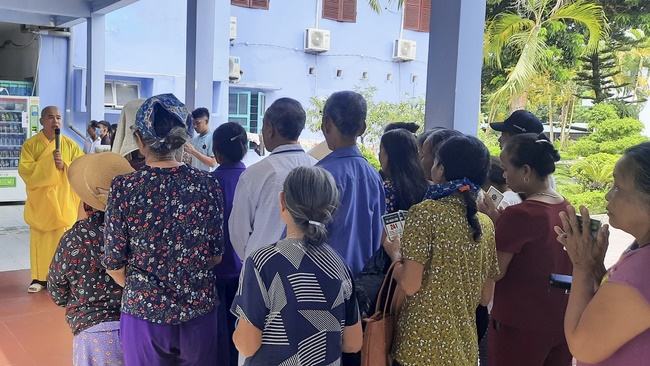 Charity of Dong Cao pagoda