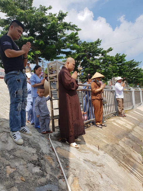 Charity of Dong Cao pagoda