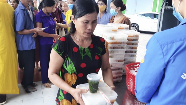 Charity of Dong Cao pagoda