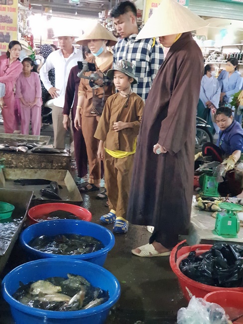 Charity of Dong Cao pagoda