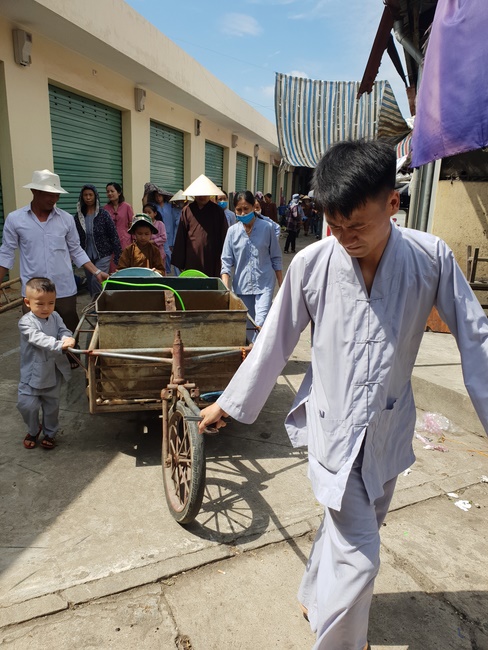 Charity of Dong Cao pagoda