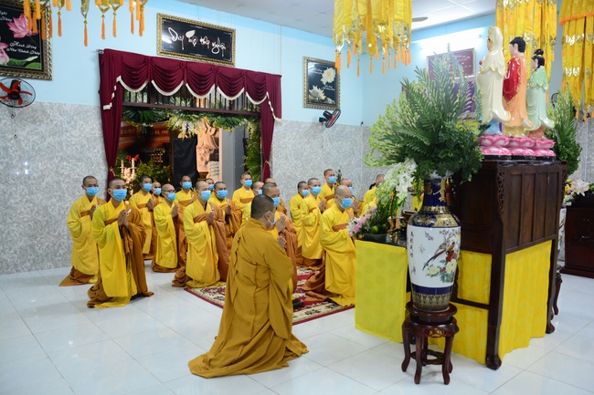 Lễ viếng Trưởng lão Hòa thượng Thích Minh Lợi