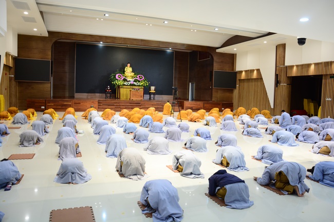 The 8th Dharma Talk Program: Confidences in the life of cultivation.