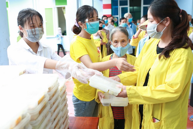 Charity of  Dong Cao pagoda