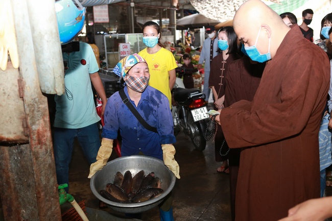 Charity of  Dong Cao pagoda