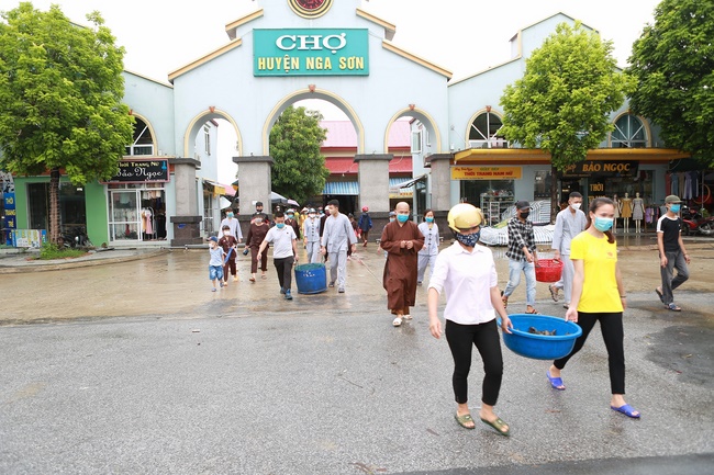 Charity of  Dong Cao pagoda