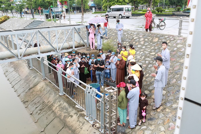 Charity of  Dong Cao pagoda