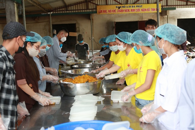 Charity of  Dong Cao pagoda